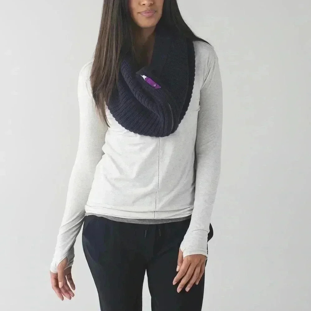 [OS] Lululemon Falling Freely Merino Wool Neck  Warmer Black Grape